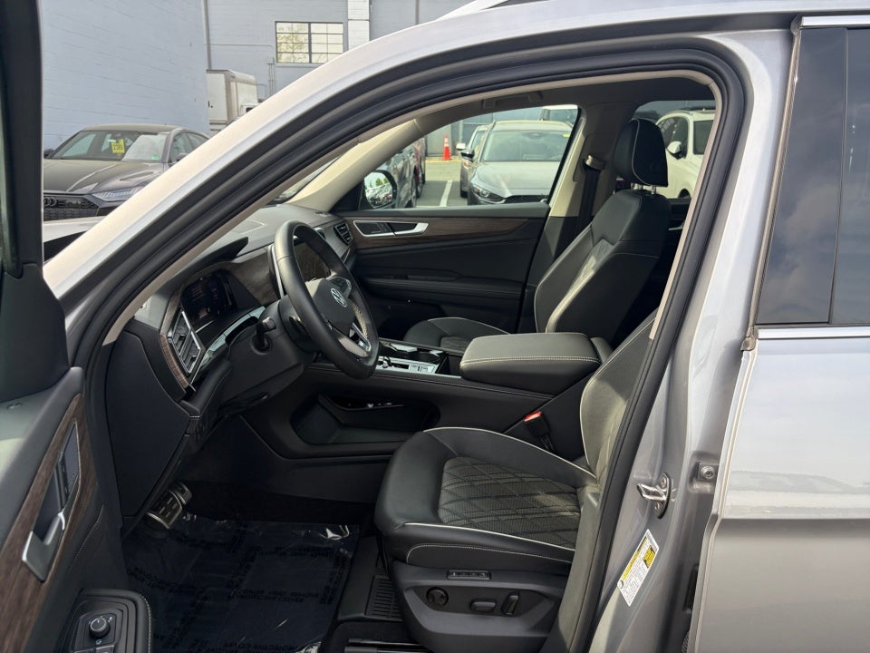 2025 Volkswagen Atlas 2.0T SEL Premium R-Line