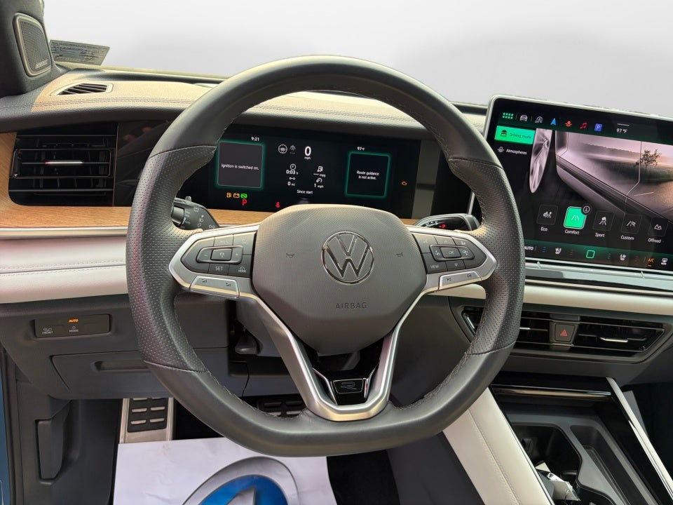 2025 Volkswagen Tiguan SEL R-Line