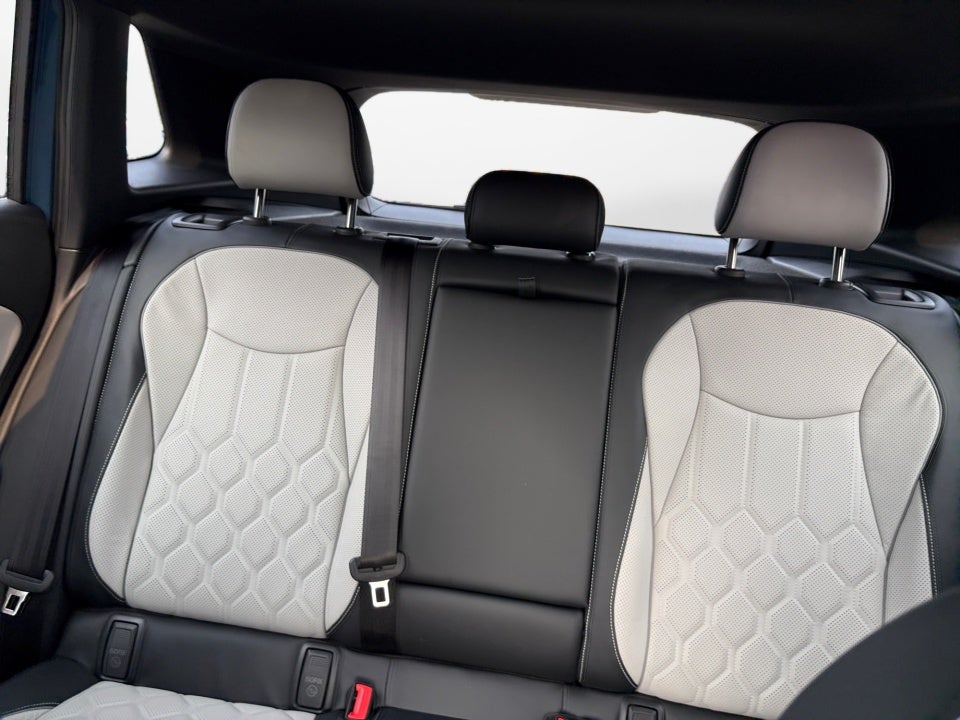 2025 Volkswagen Tiguan SEL R-Line