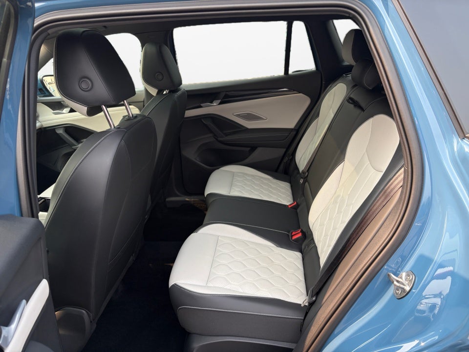2025 Volkswagen Tiguan SEL R-Line