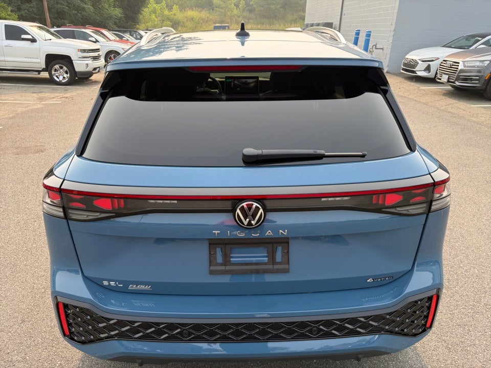 2025 Volkswagen Tiguan SEL R-Line