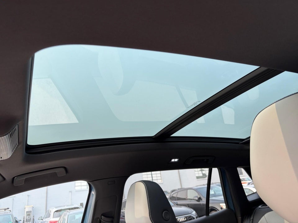 2025 Volkswagen Tiguan SEL R-Line