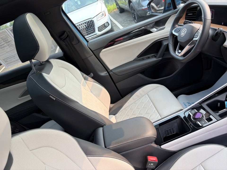 2025 Volkswagen Tiguan SEL R-Line