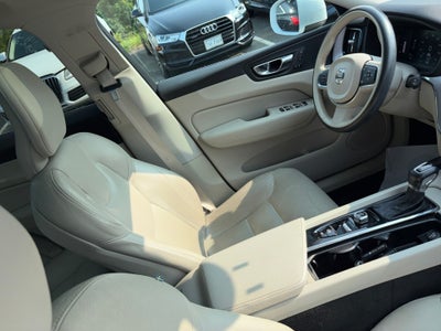 2019 Volvo XC60 Momentum