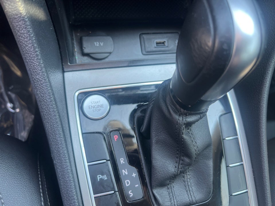2022 Volkswagen Passat 2.0T Limited Edition