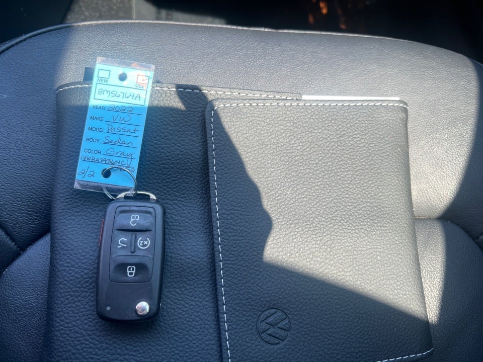 2022 Volkswagen Passat 2.0T Limited Edition