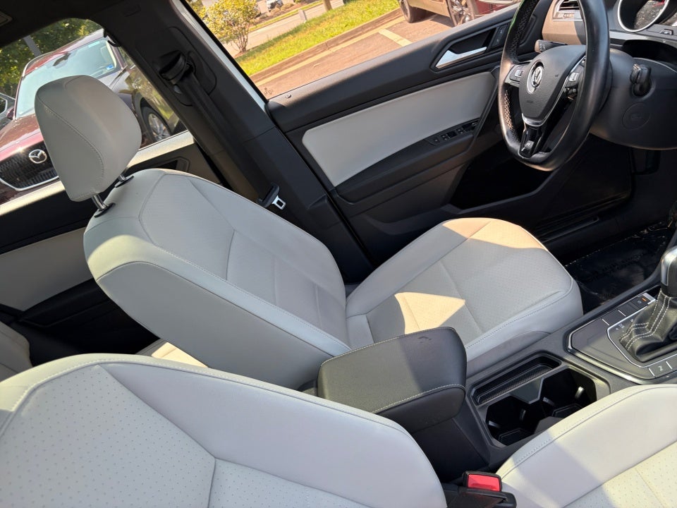 2021 Volkswagen Tiguan SE R-Line Black