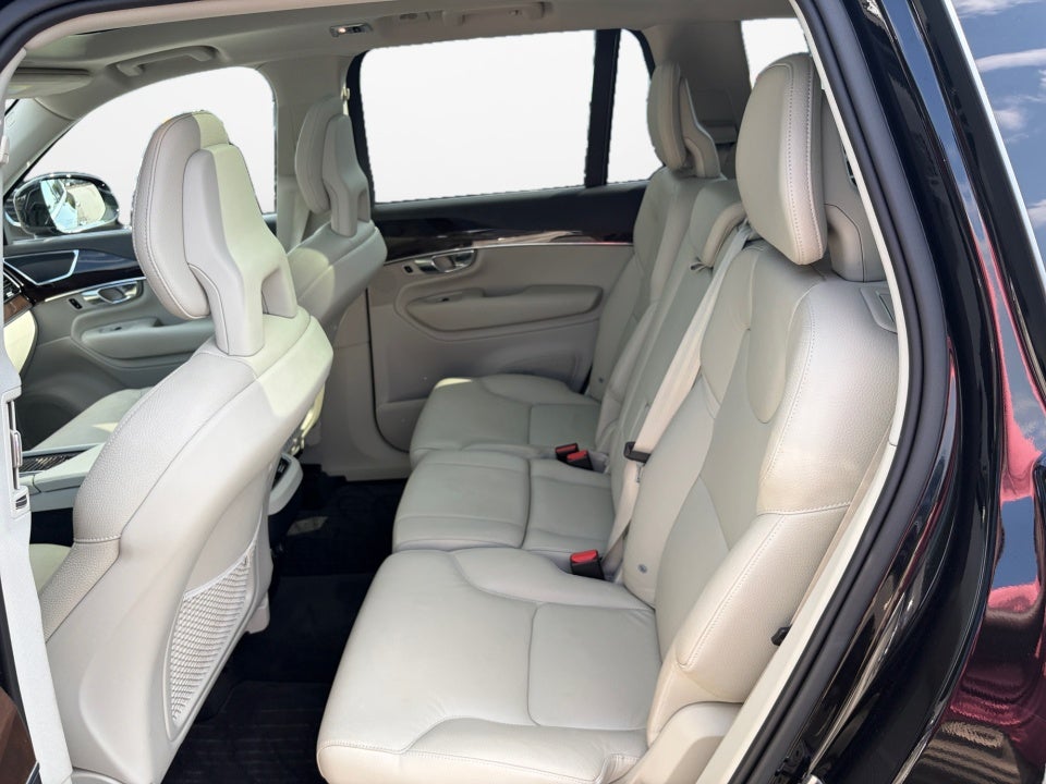 2017 Volvo XC90 Momentum