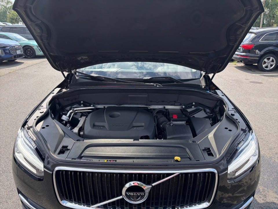 2017 Volvo XC90 Momentum