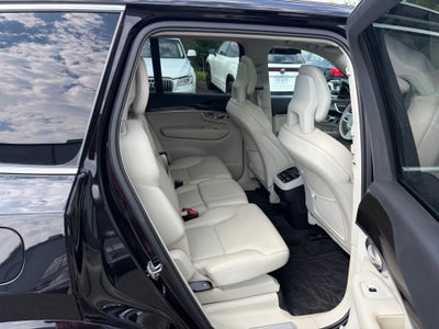 2017 Volvo XC90 Momentum