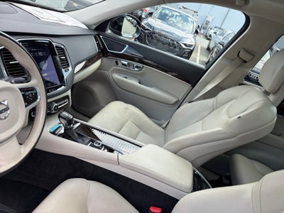 2017 Volvo XC90 Momentum